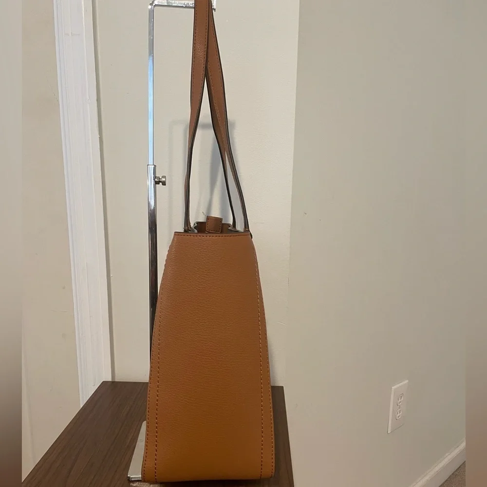 Michael Kors Sylvia Top Zip Brown MK BRN/Luggage Medium Tote - NWT